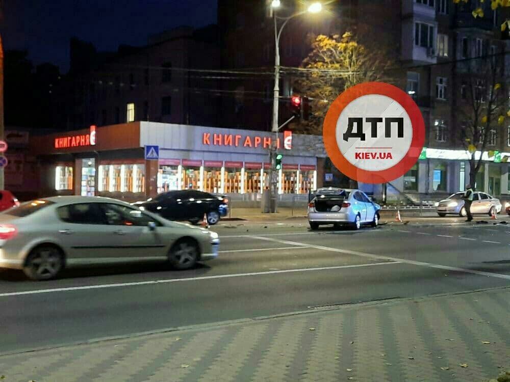 Hyundai    Skoda Fabia.