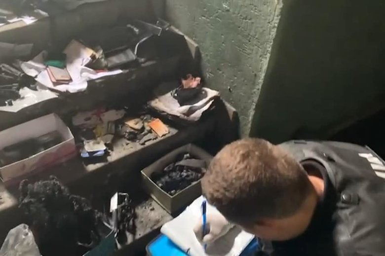 Как сжигают автомобили полицейским и политикам и почему поджигатели не боятся видеокамер 05 Как сжигают автомобили полицейским и политикам и почему поджигатели не боятся видеокамер 05