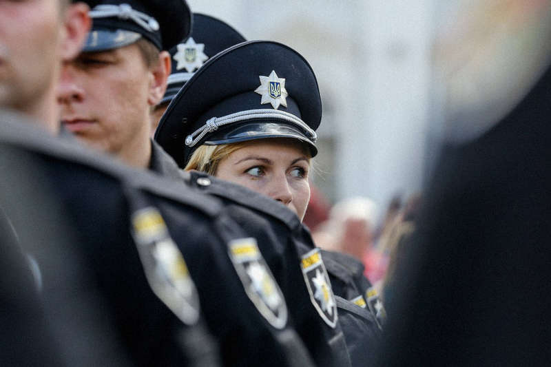 <b>В моей жизни встретилась полиция — что делать?</b> Редакция Забороны про истории из жизни, в которых фигурировали правоохранители - Заборона ukrainian police 217 - <b>В моей жизни встретилась полиция — что делать?</b> Редакция Забороны про истории из жизни, в которых фигурировали правоохранители - Заборона