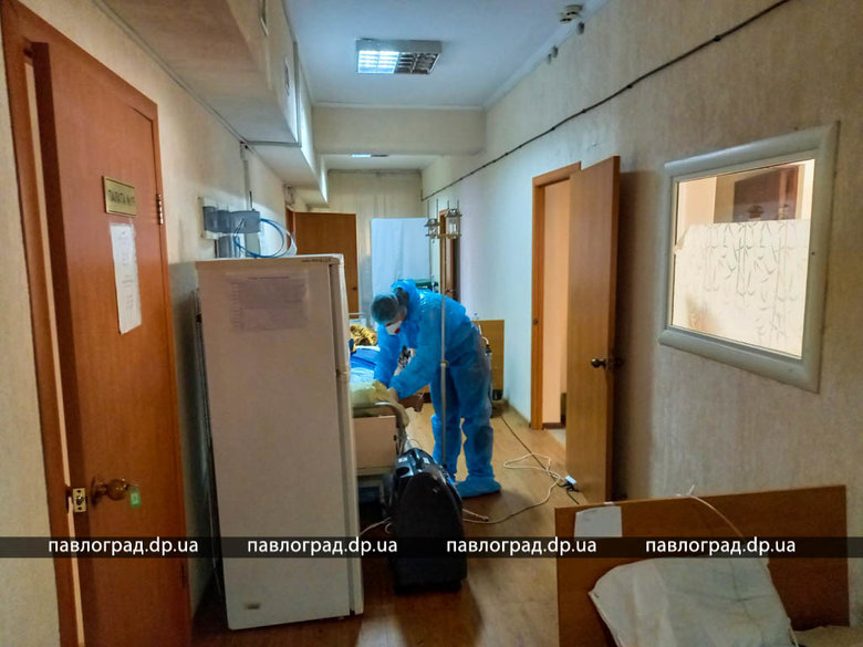 Переполненная COVID-больница на Днепропетровщине: из 200 пациентов - двое вакцинированных 03