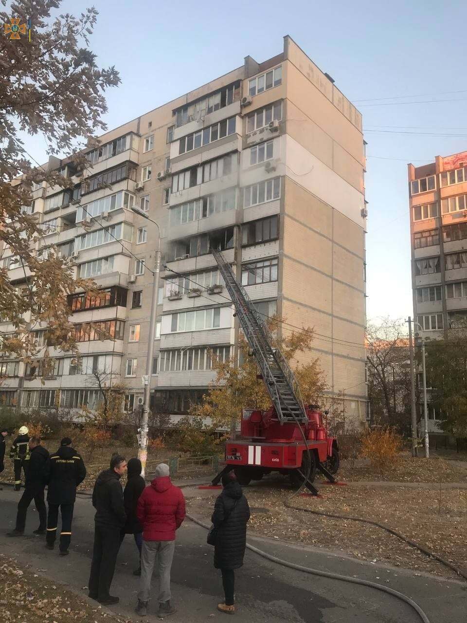 Пожар возник на пятом этаже. dqxikeidqxidqrant