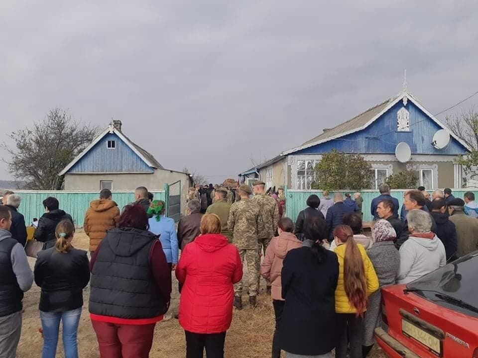 Родные и близкие пришли попрощаться с погибшим Георгием Халиковым dqxikeidqxidqrant