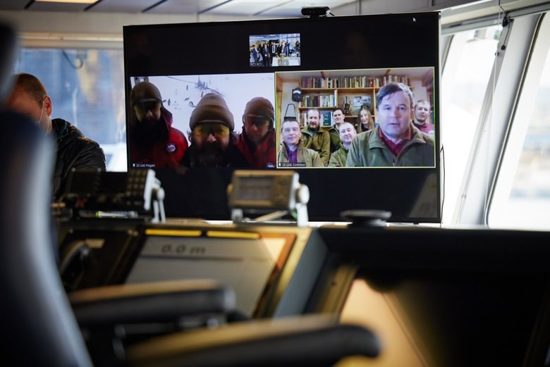 Зеленский в Одессе осмотрел ледокол Ноосфера, купленный государством для украинских полярников 11