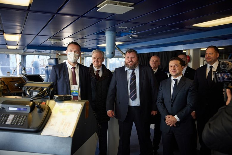 Зеленский в Одессе осмотрел ледокол Ноосфера, купленный государством для украинских полярников 07