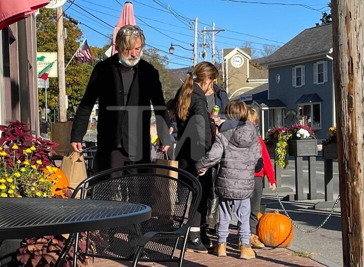 Болдуин впервые дал интервью после смерти оператора Галины Гатчинс dqxikeidqxidqrant