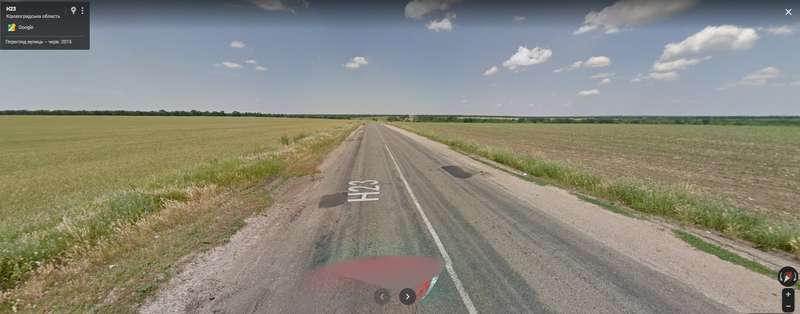 Легковушка столкнулась на встречной полосе с грузовиком Renault