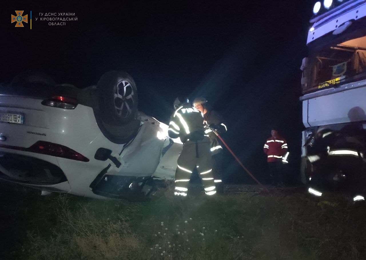 Водитель совершал обгон двигавшегося впереди авто