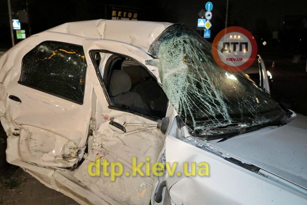 Разбитый Renault