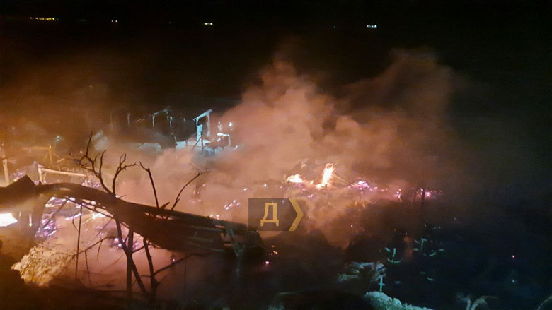 На пляже Дельфин в Одессе полыхает популярный ночной клуб TrueMan 03 На пляже Дельфин в Одессе полыхает популярный ночной клуб TrueMan 03