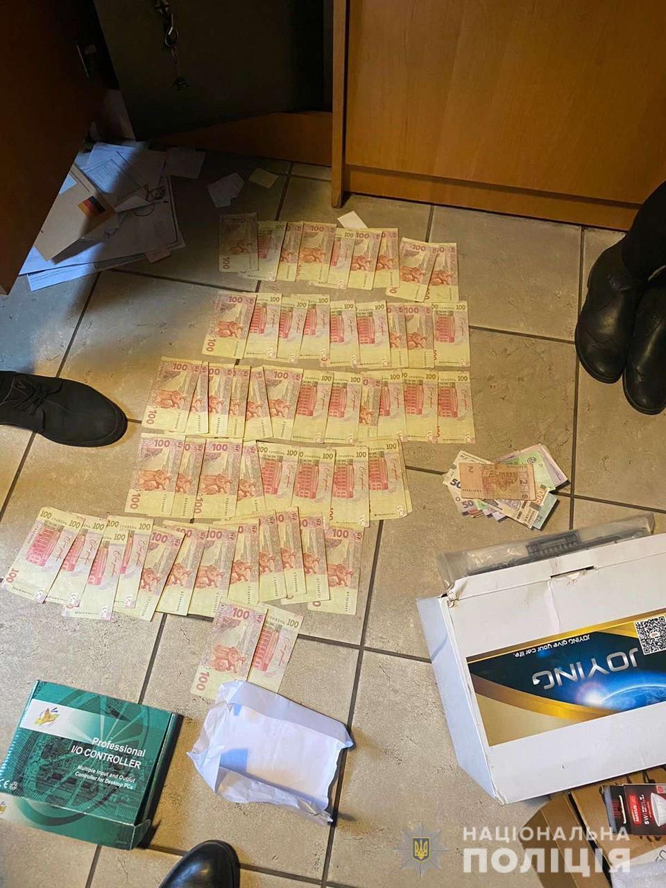 В учреждении провели обыски