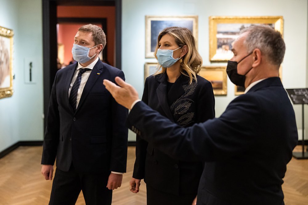 Безупречна: Елена Зеленская демонстрирует лаконичный образ total black