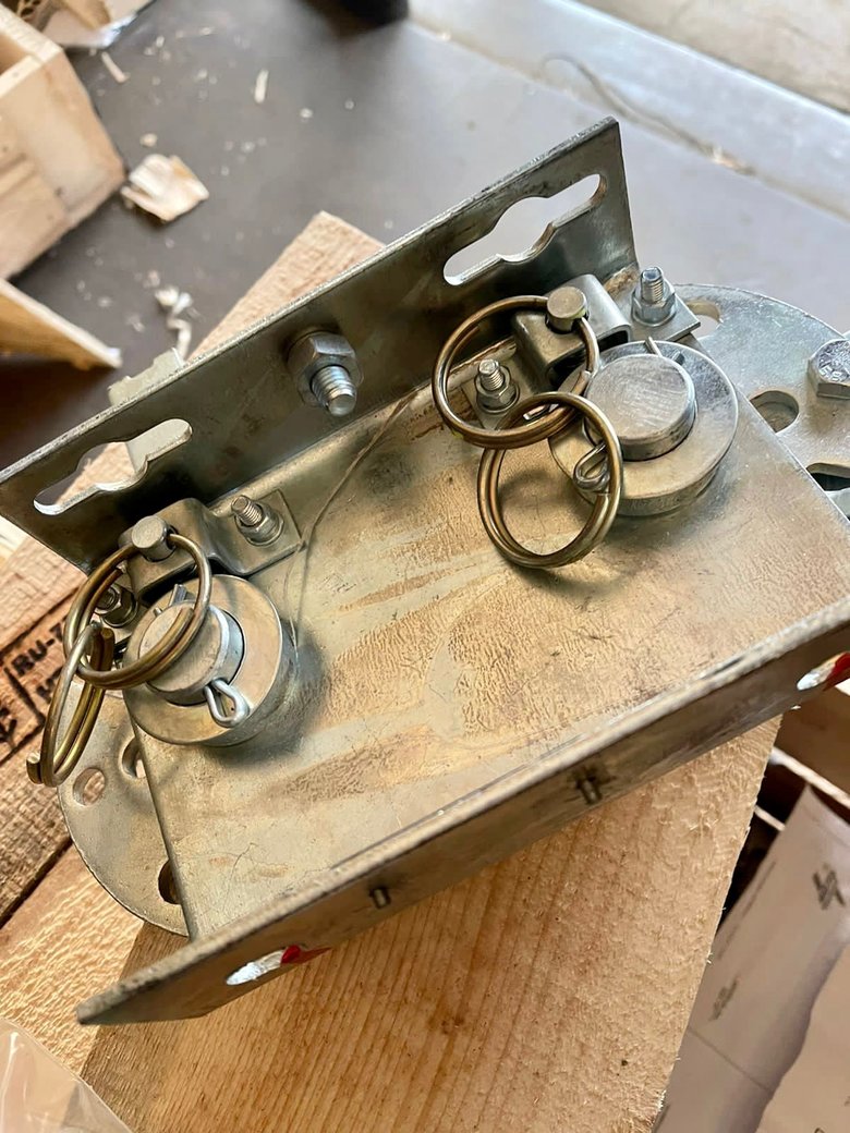 Киевские таможенники остановили 6 тонн оборудования подсанкционного предприятия из России 03