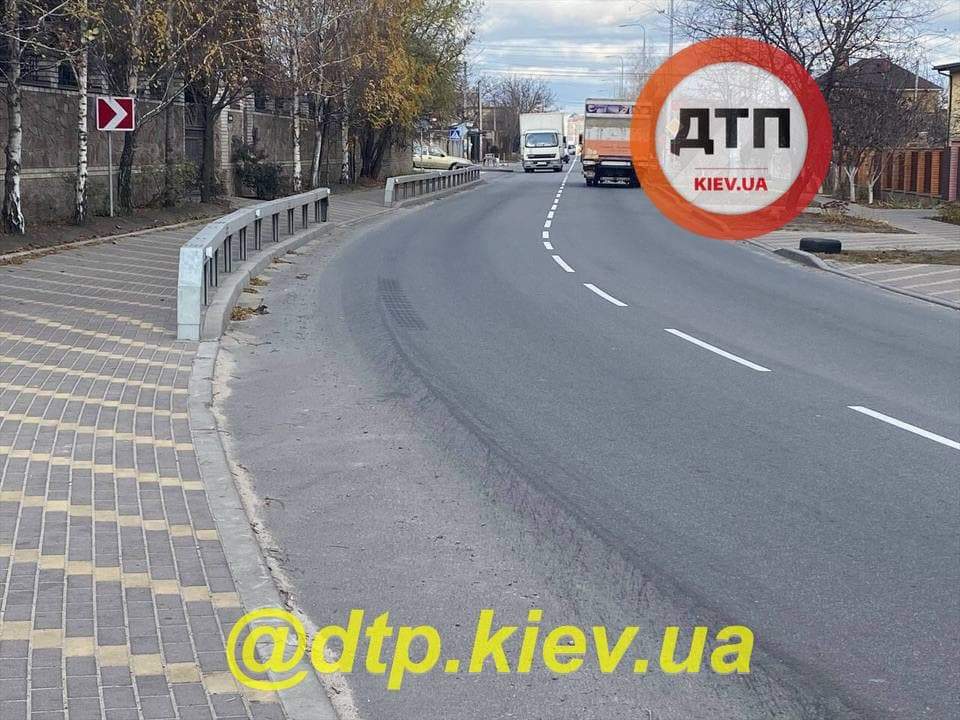 У маршрутки відірвало колесо, ДТП Софіївська Борщагівка, аварія Київ