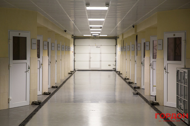 В поисках золотого батона или Межигорье, которое вам не показали /