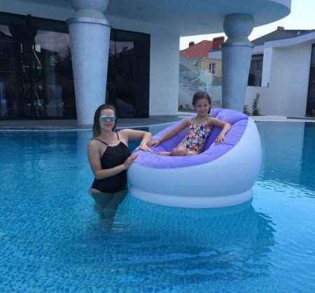 Украинский футболист Воронин показал свой "небольшой домик" в Южной Пальмире. ФОТО Украинский футболист Воронин показал свой "небольшой домик" в Южной Пальмире. ФОТО dqxikeidqxidqrant