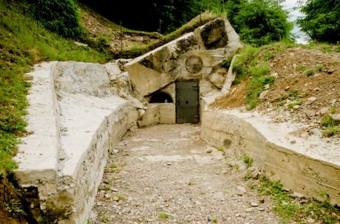 Таємні бункери Закарпаття: Як знання броду підштовхує лізти у воду - фото 7 Таємні бункери Закарпаття: Як знання броду підштовхує лізти у воду - фото 7