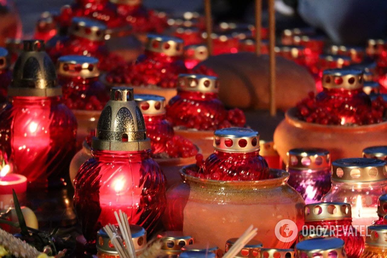 Киевляне зажгли свечи