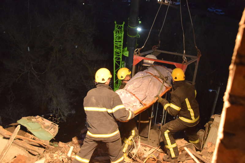 Под завалами дома в Новой Одессе нашли тело второго погибшего. Фото ГСЧС dqxikeidqxidqrant