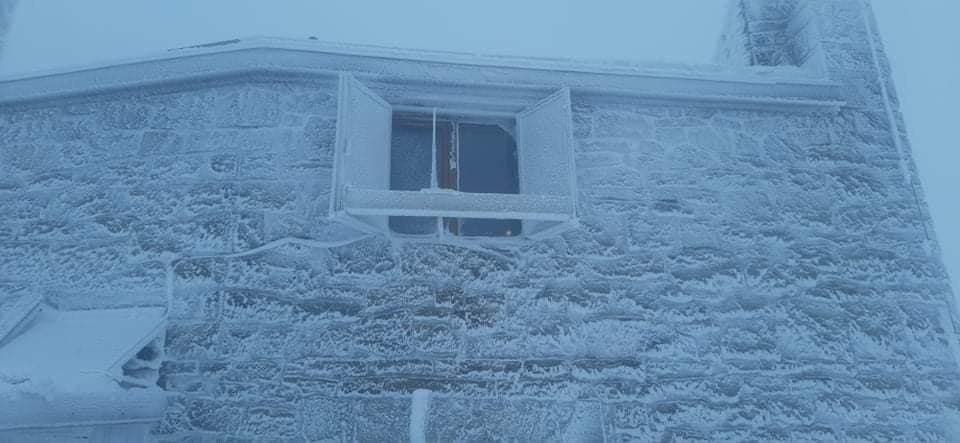 Рятувальники запалили свічку у пам’ять про жертв голодоморів dqxikeidqxidqeant