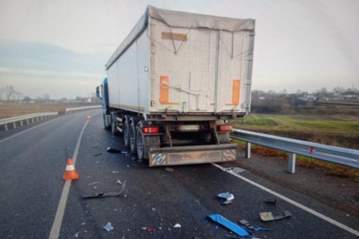 На Черкасщине столкнулись легковушка и грузовик, молодая девушка осталась без конечности / фото ch.npu.gov.ua На Черкасщине столкнулись легковушка и грузовик, молодая девушка осталась без конечности / фото ch.npu.gov.ua dqxikeidqxidqrant