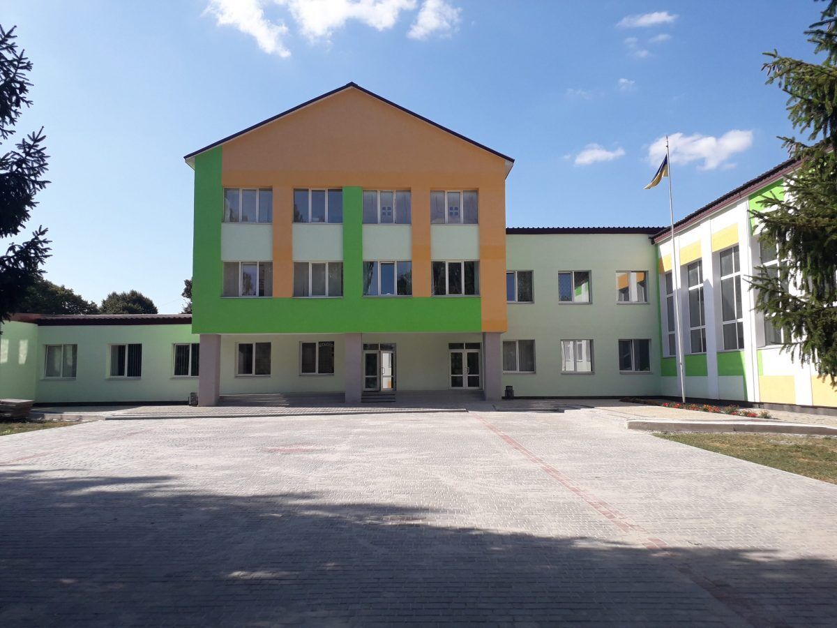 Школа в селе Заборье в Киевской области dqxikeidqxidqeant