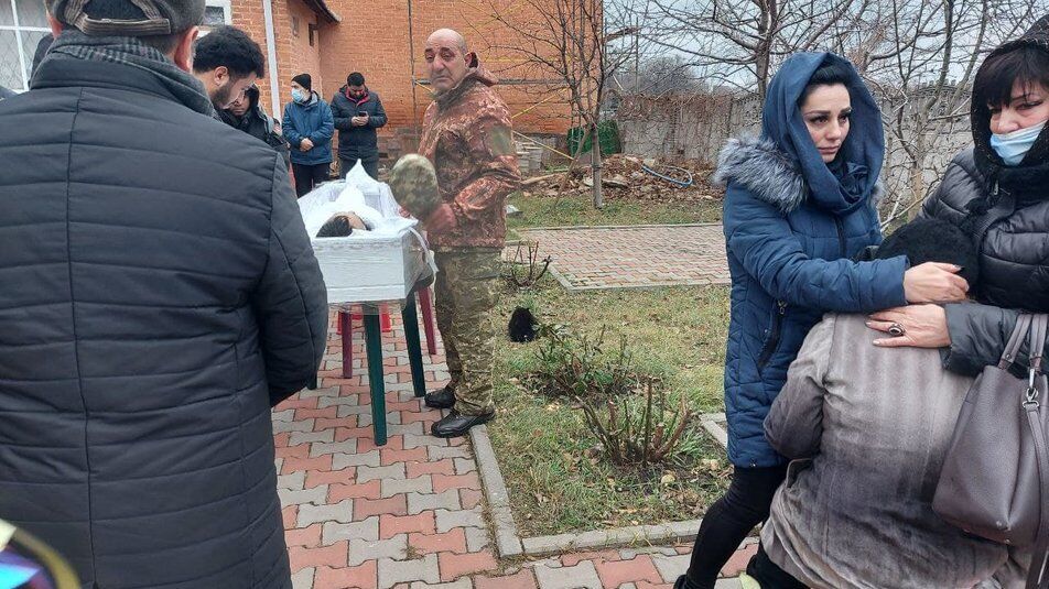 У Али осталась жена dqxikeidqxidqeant