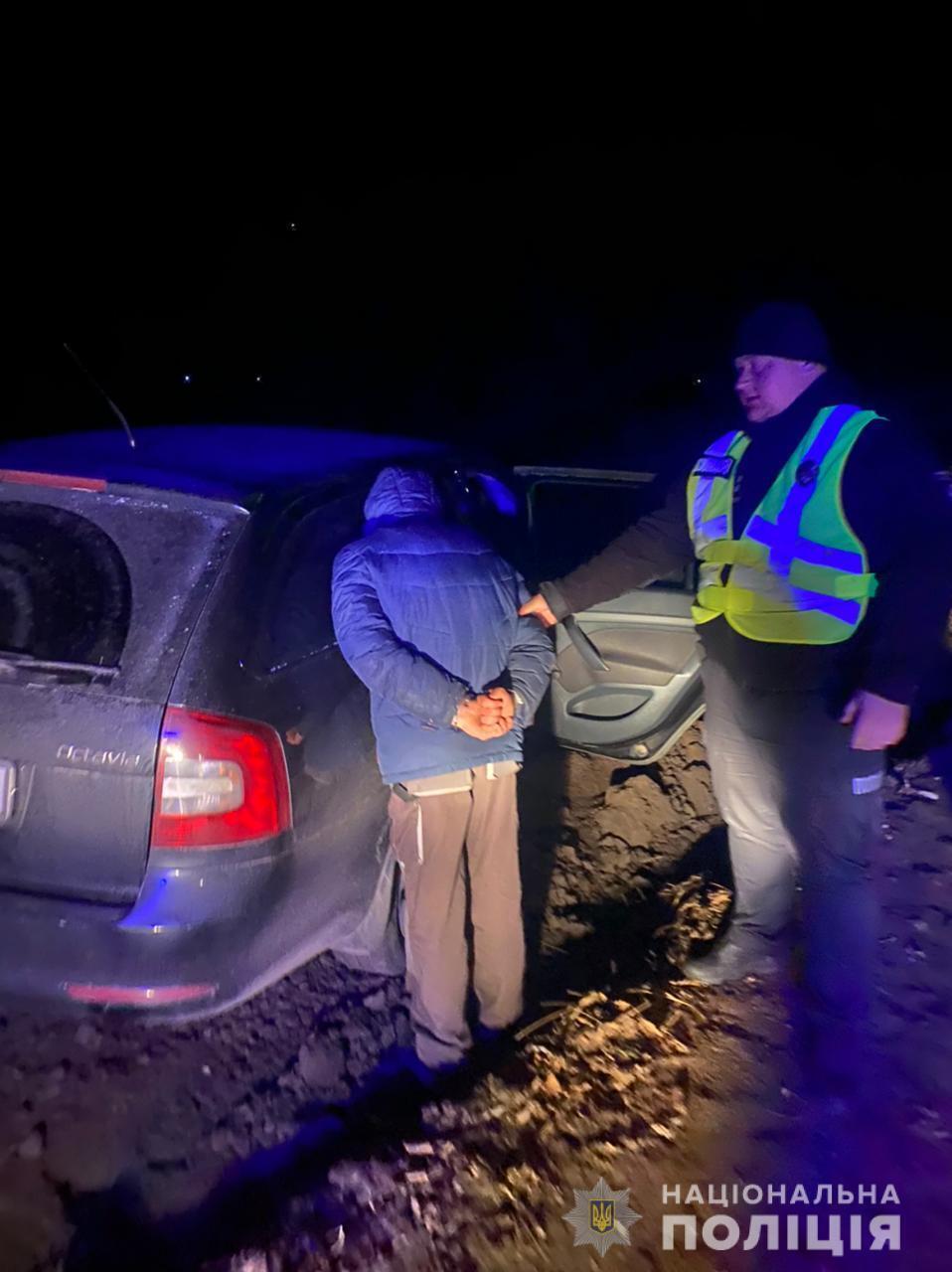 Водитель сбил троих пешеходов и скрылся. dqxikeidqxidqeant