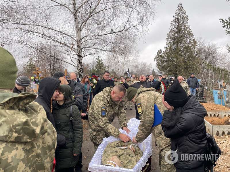 Россияне, кровь наших сыновей на ваших руках