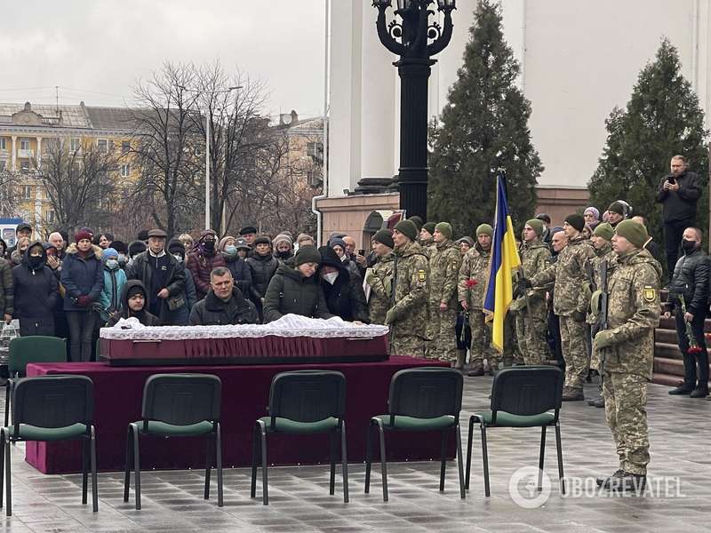 Россияне, кровь наших сыновей на ваших руках