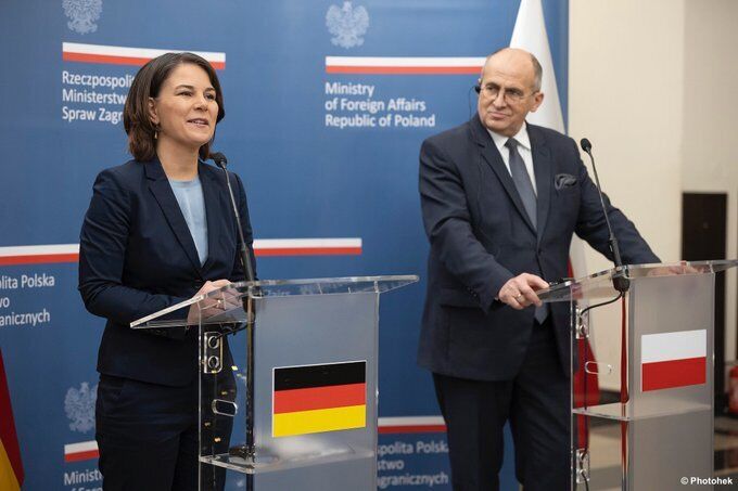 Рау встретился с Бербок в Варшаве dqxikeidqxidqeant