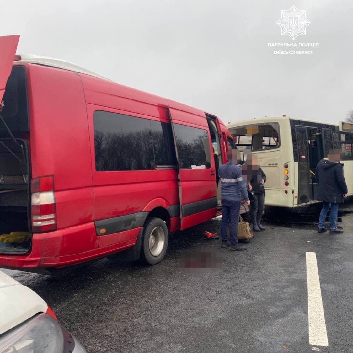 На этом участке дороги образовалась пробка.