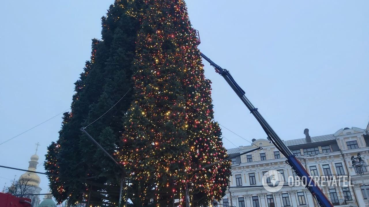 Главная елка Украины официально загорится в День святого Николая