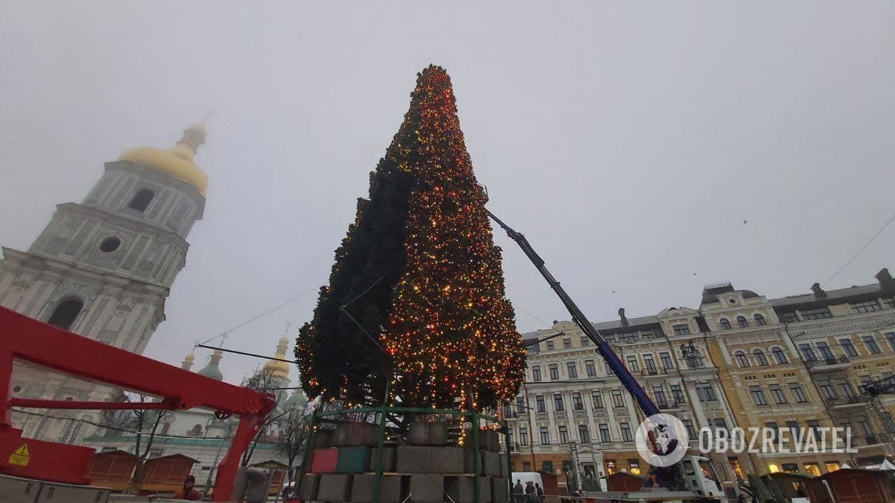 Новогодняя ель на Софийской площади