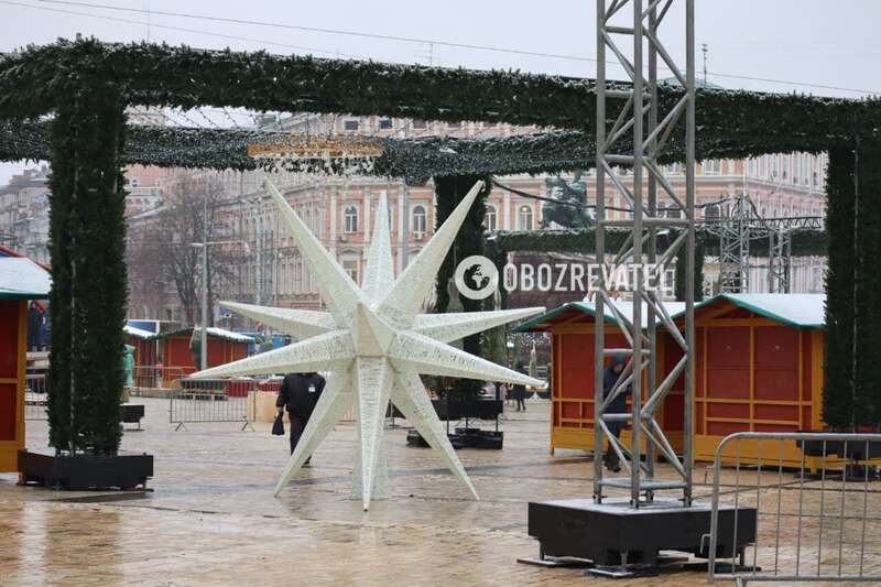 Элементы новогодней локации.