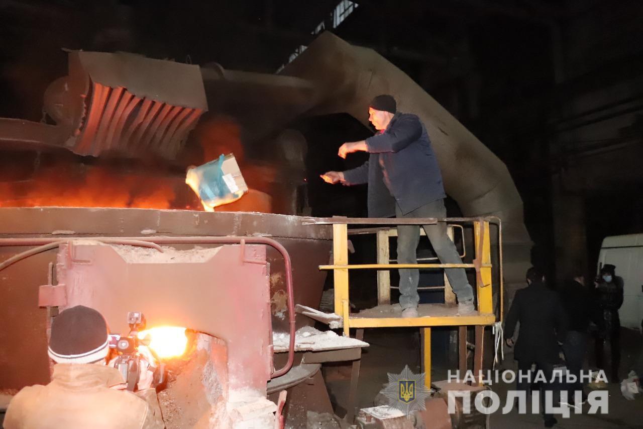 Правоохранители уничтожили незаконные вещества