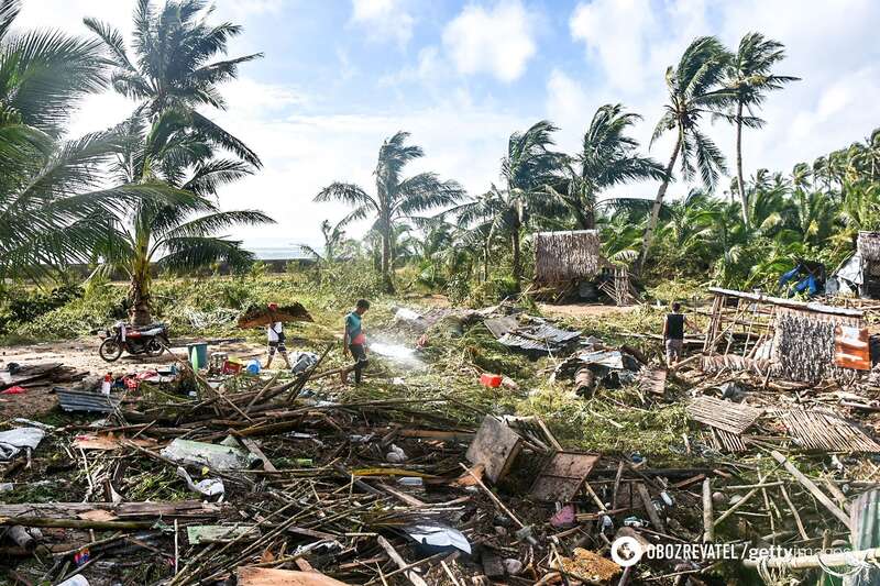 Некоторые населенные пункты полностью разрушены.