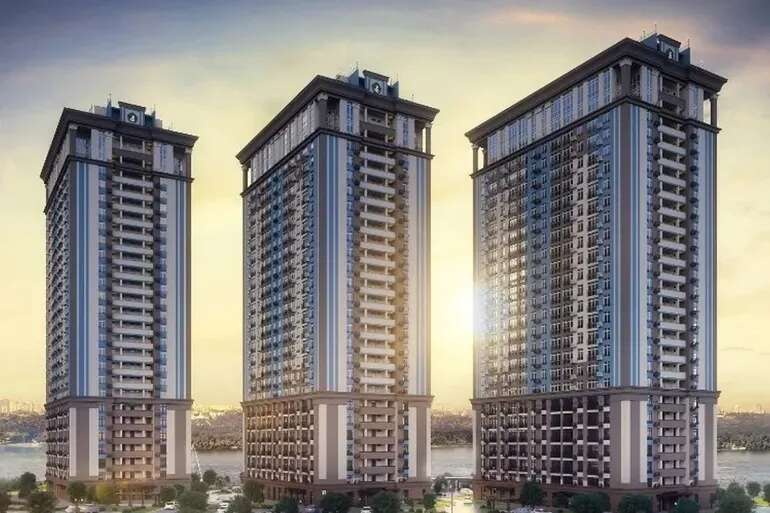 Навіть якщо вважати, що через столицю України протікає не ріка Дніпро з притоками та затоками, а окремі ріки (а так вважають забудовники, бо відступ від Дніпра 100 метрів, а від малої річки – 50 ), великі і малі, які виглядають як одне, спільне водне русло, то будівництво трьох хмарочосів майже біля води і бетонної стіни-набережної, з насипом у кілька метрів, замість пологого піщаного берега, збільшить і без того пекельний стан екосистеми Дніпра – головної прісноводної артерії України