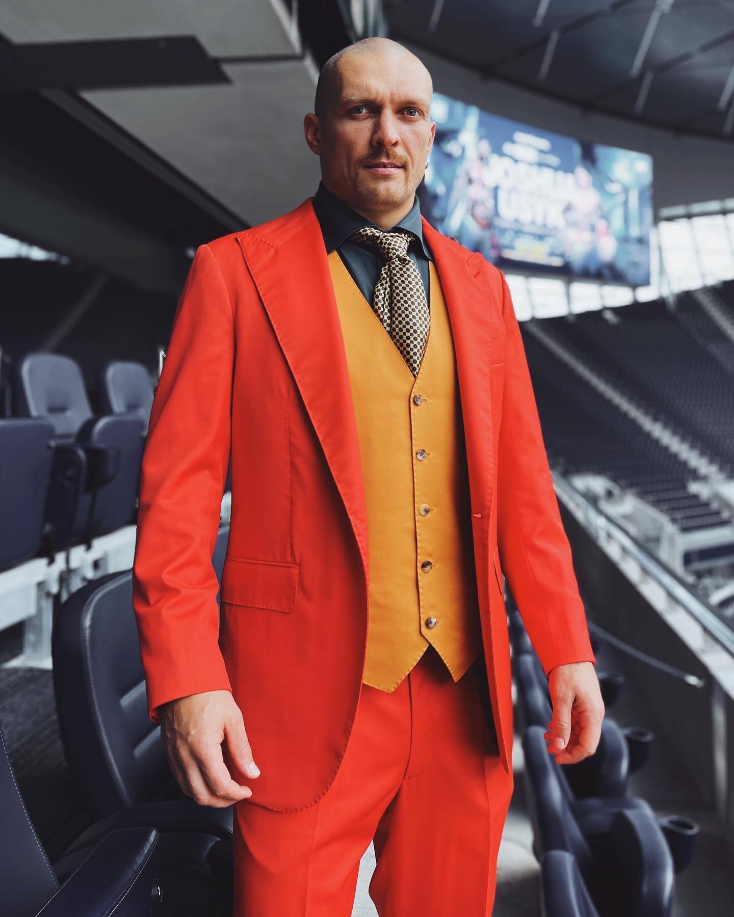 Бокс Усик dqxikeidqxiqexant