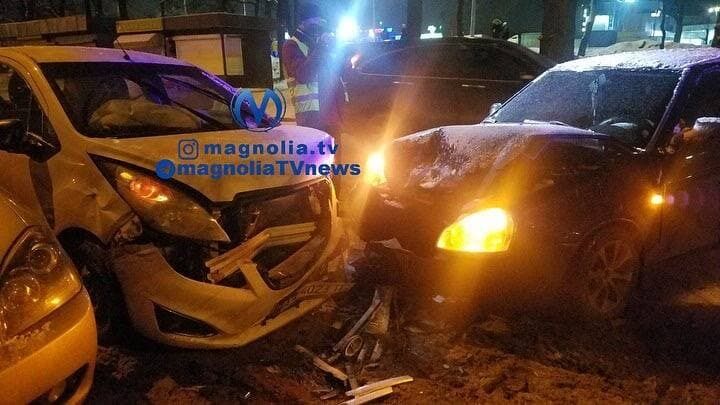 Водитель одной из машин был госпитализирован.