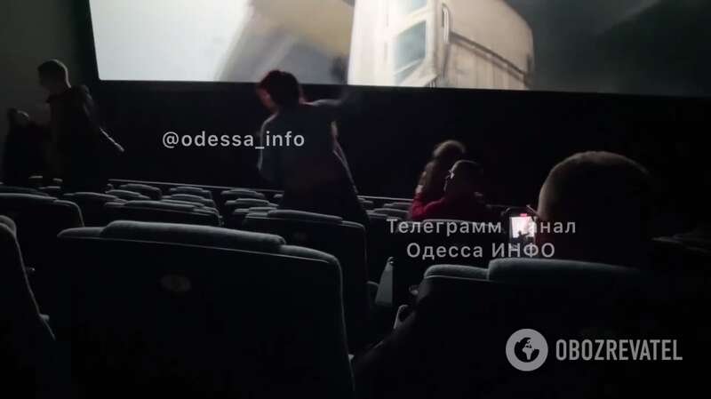 Драка в кино в Черноморске dqxikeidqxidqeant