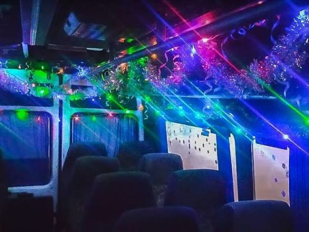    . / ©  dqxikeidqxidqeant