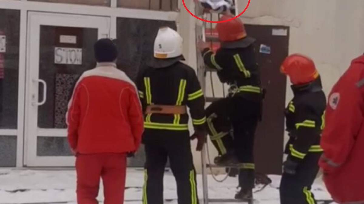 В Одессе женщина выпала с 9 этажа dqxikeidqxidqrant