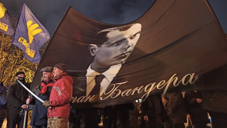 Факельное шествие в честь дня рождения Степана Бандеры состоялось в центре Киева 01 dqxikeidqxidqeant