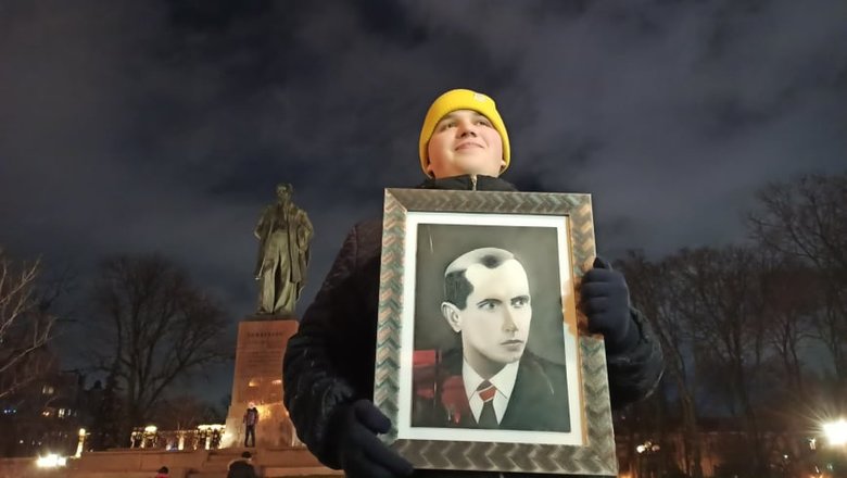 Факельное шествие в честь дня рождения Степана Бандеры состоялось в центре Киева 09