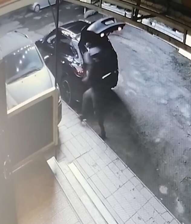 Стрелял из автомата: на Киевщине вечеринка закончилась огнестрелом, злоумышленник уже сбежал. Фото и видео