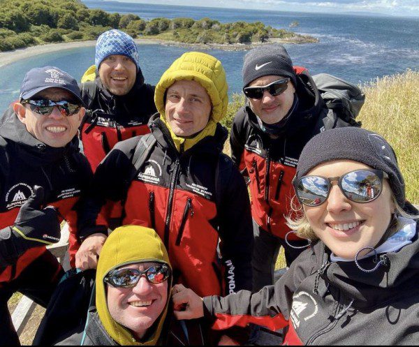 Украинская экспедиция из Днепра взошла на самую высокую точку в Антарктиде dqxikeidqxidqeant