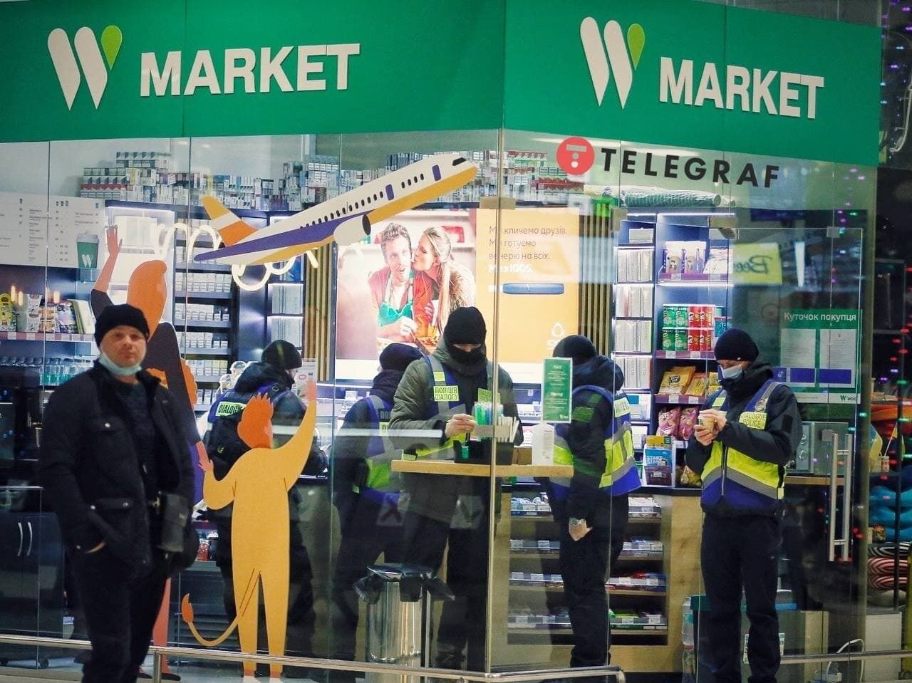 Рейс с пятым президентом ожидается в 9:00