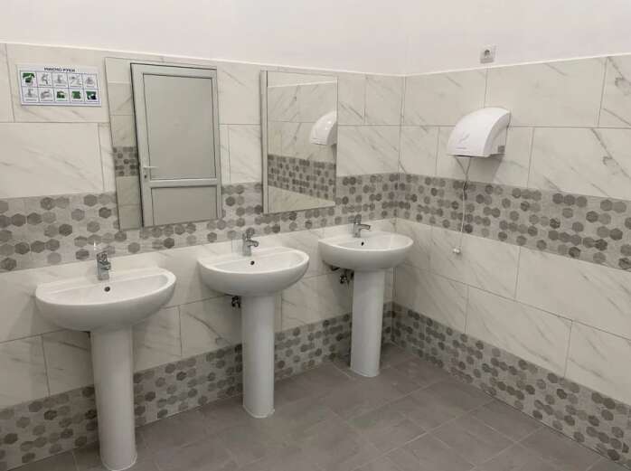 Туалет в новой школе