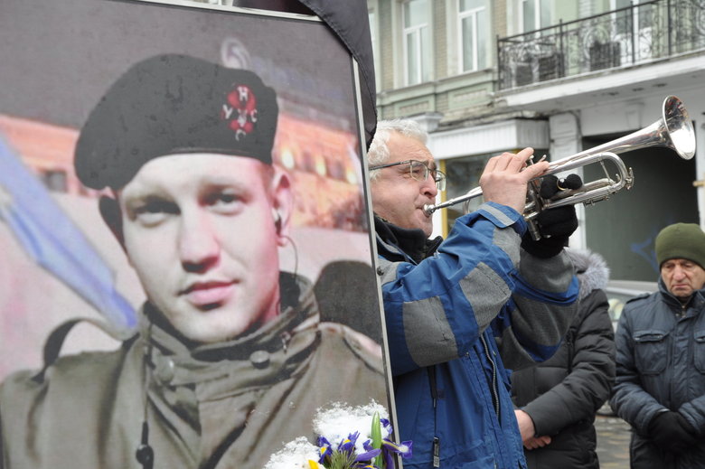 Память первых погибших Героев Небесной Сотни почтили в Киеве 18