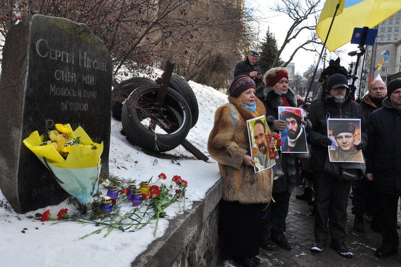 Память первых погибших Героев Небесной Сотни почтили в Киеве 33